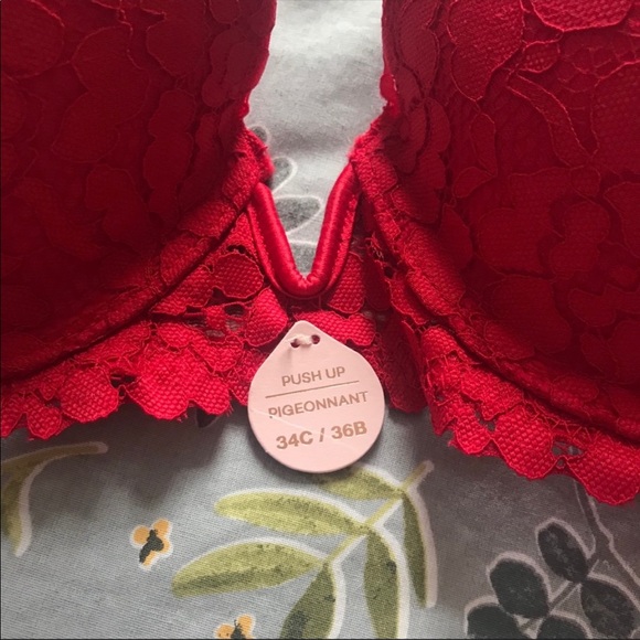 Gorgeous red lace push-up bra (NWT) - Picture 2 of 3